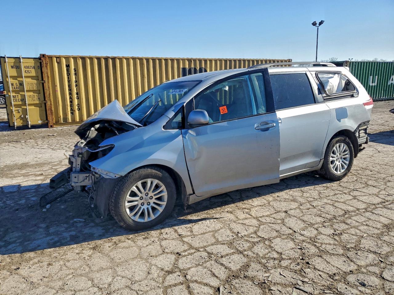 2013 TOYOTA SIENNA