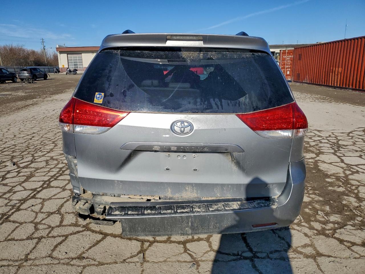 2013 TOYOTA SIENNA XLE photo 11