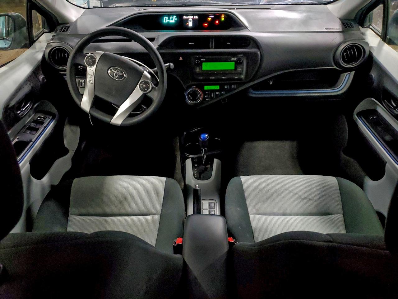 2013 TOYOTA PRIUS C TWO photo 15