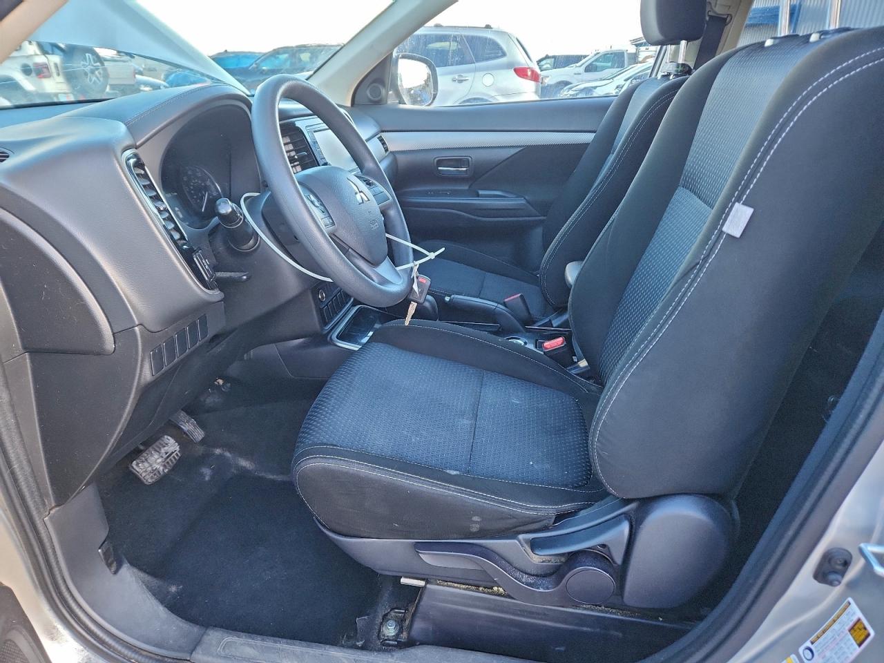 2018 MITSUBISHI OUTLANDER SE photo 13