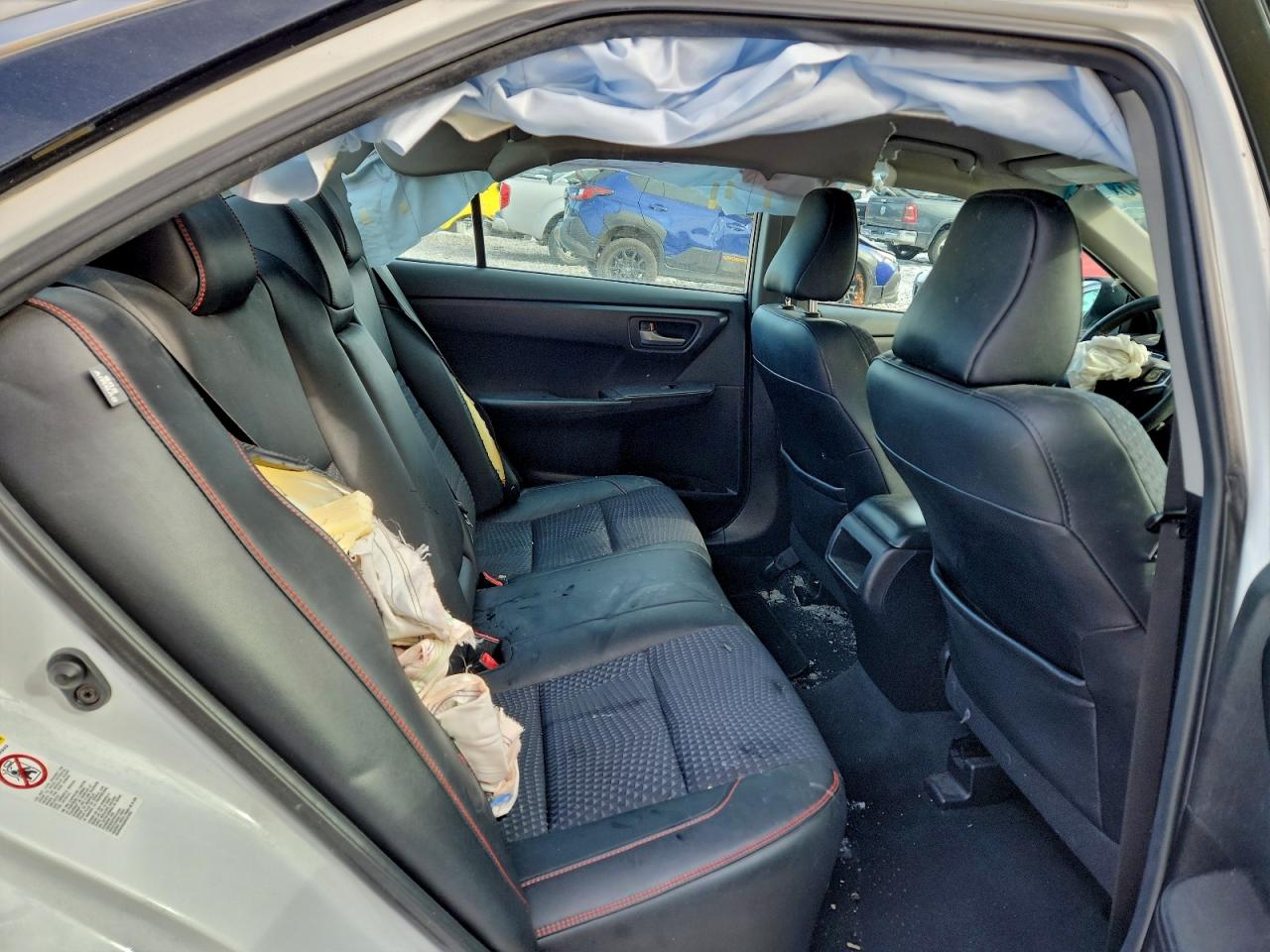 2015 TOYOTA CAMRY LE photo 19