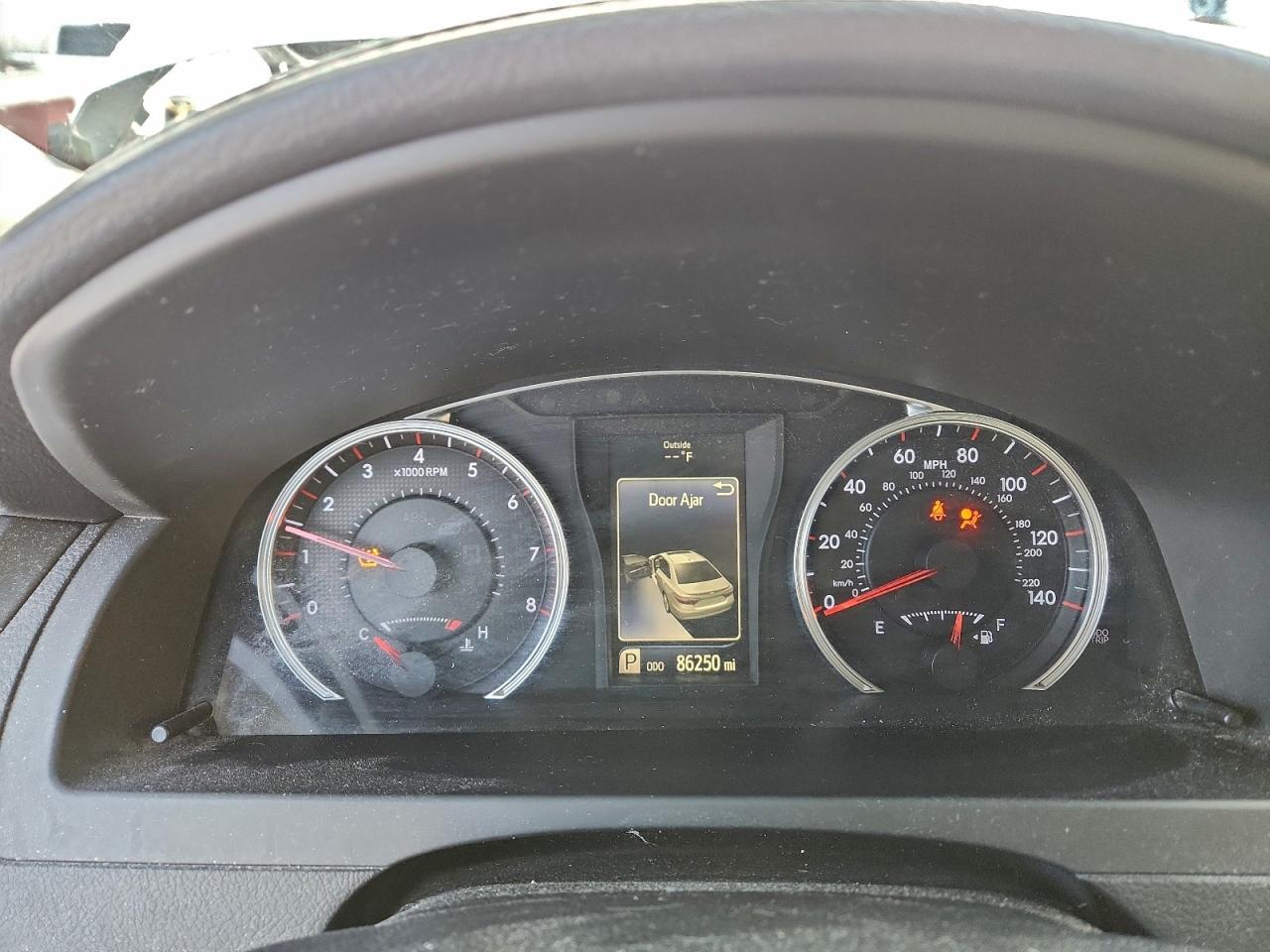 2015 TOYOTA CAMRY LE photo 17