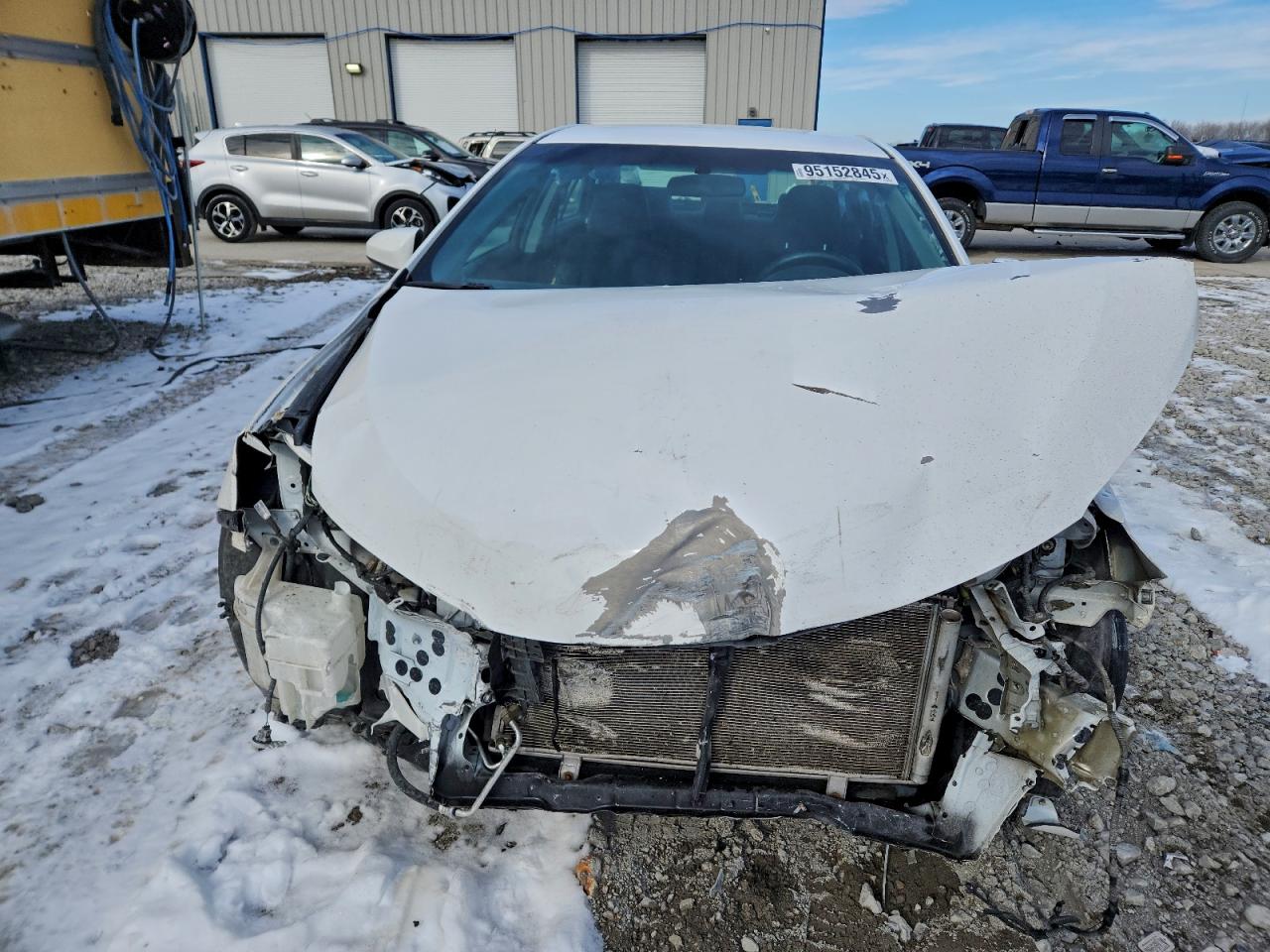 2015 TOYOTA CAMRY LE photo 9