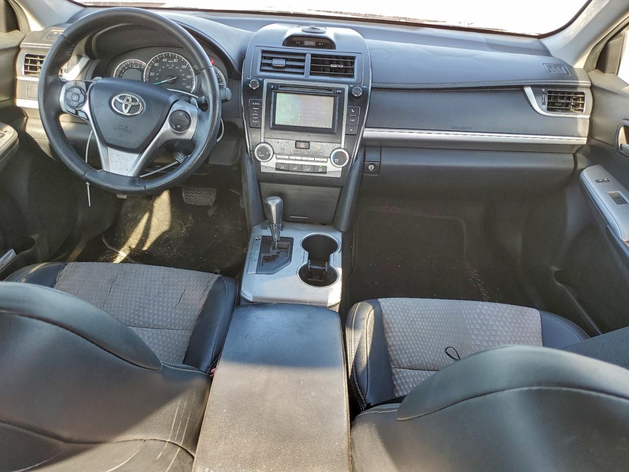 2012 TOYOTA CAMRY SE photo 8