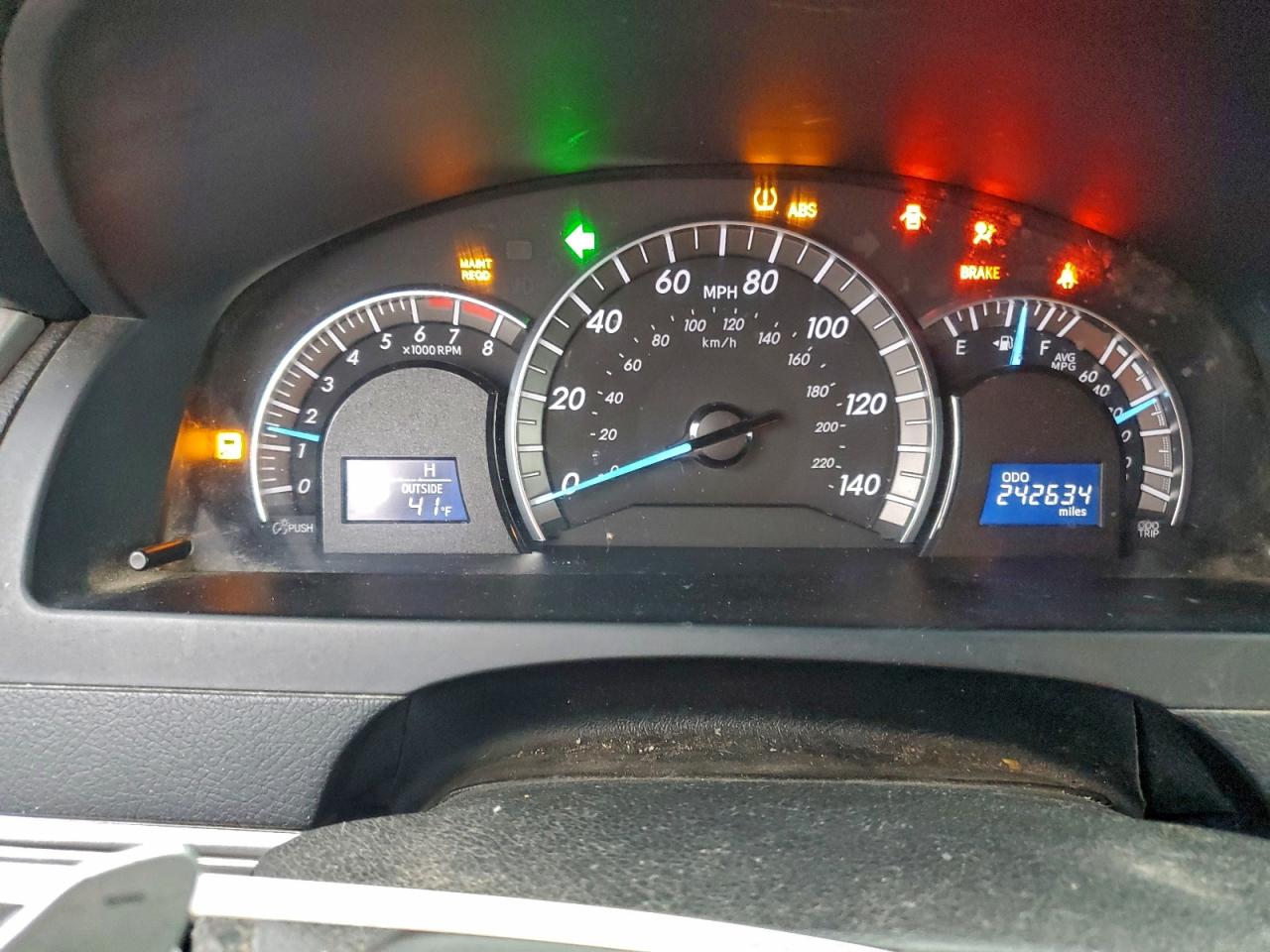 2014 TOYOTA CAMRY SE photo 17