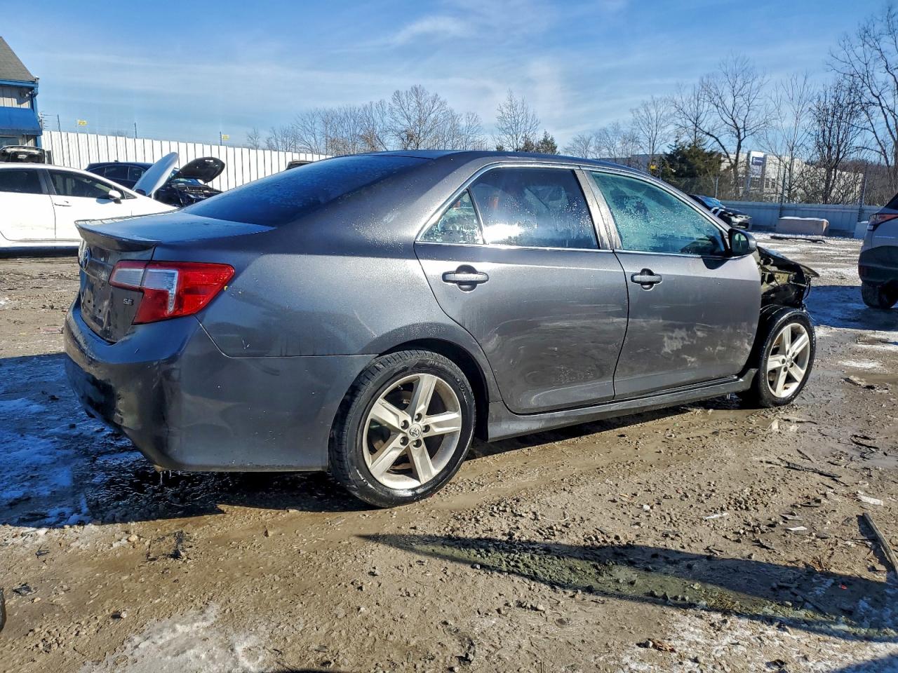 2014 TOYOTA CAMRY SE photo 5