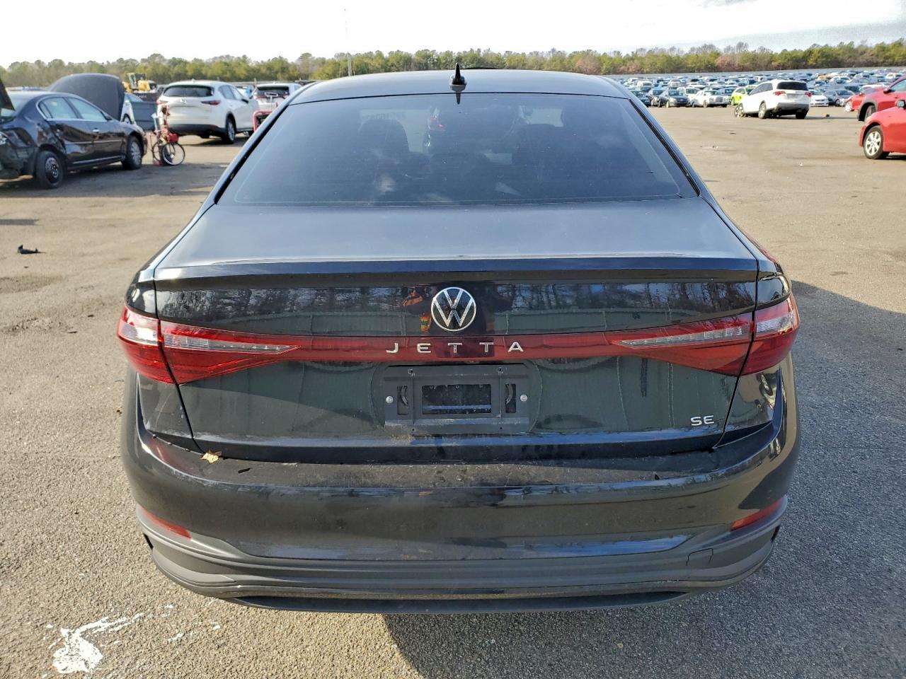 2025 VOLKSWAGEN JETTA SE photo 11