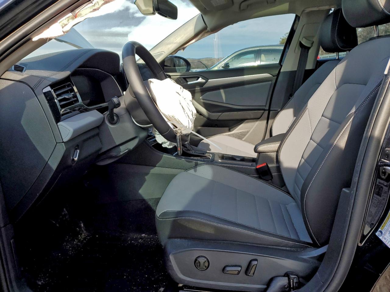2025 VOLKSWAGEN JETTA SE photo 13