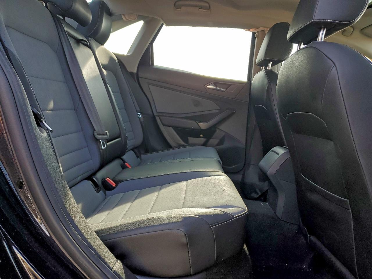 2025 VOLKSWAGEN JETTA SE photo 19