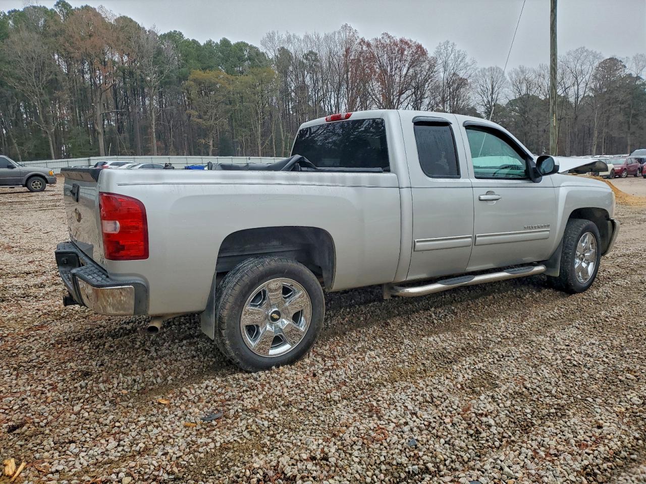 2010 CHEVROLET SILVERADO C1500 LTZ photo 3