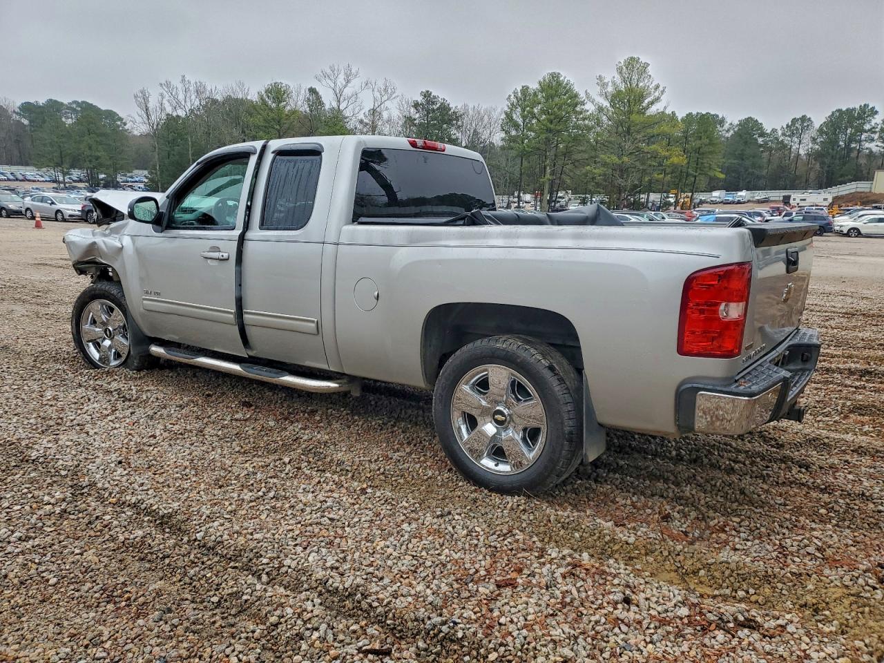 2010 CHEVROLET SILVERADO C1500 LTZ photo 2