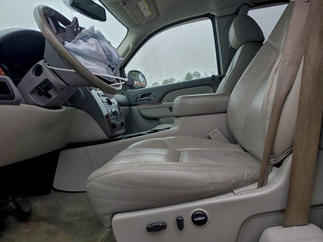 2010 CHEVROLET SILVERADO C1500 LTZ photo 7