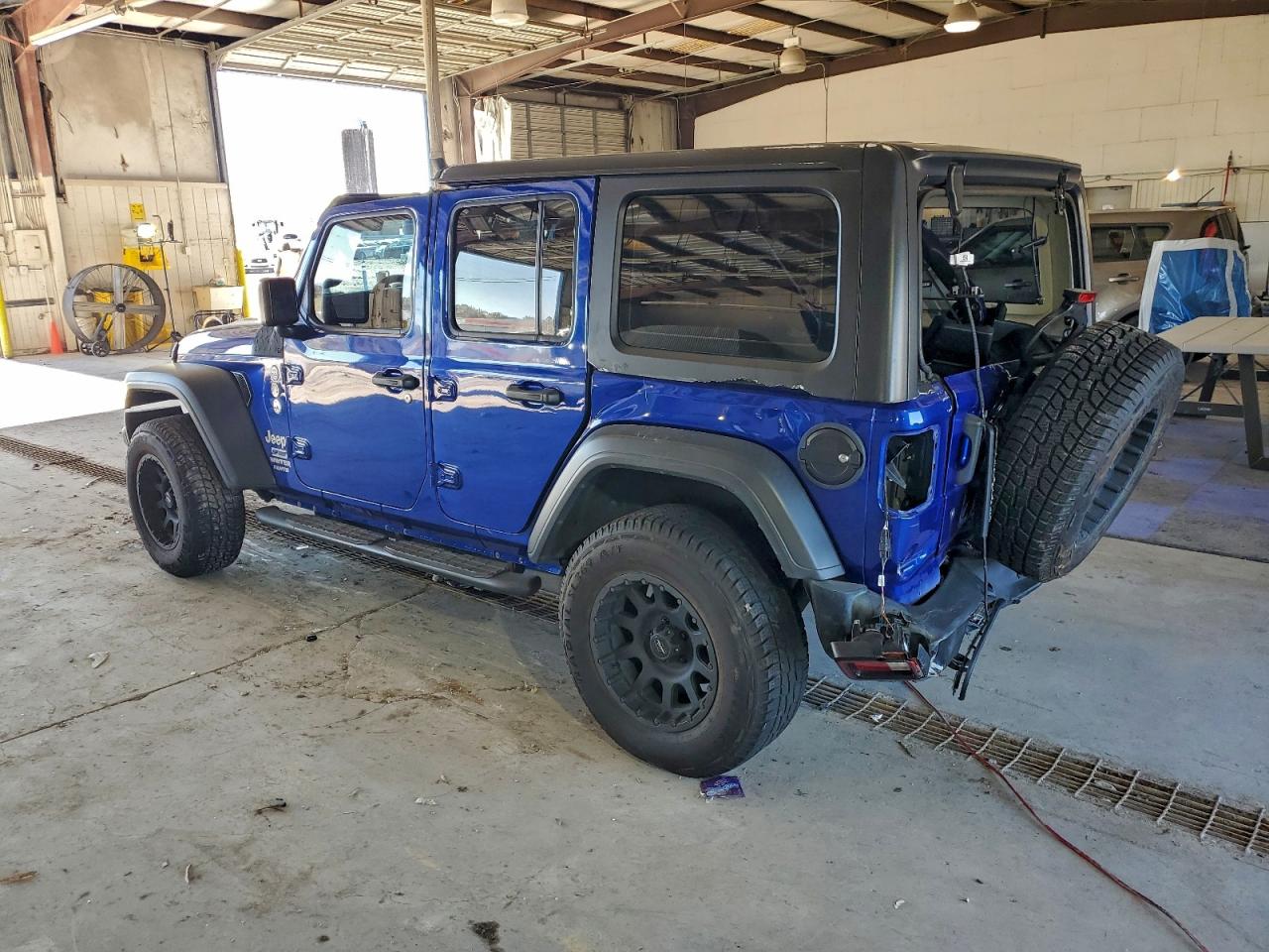 2018 JEEP WRANGLER UNLIMITED SPORT photo 2