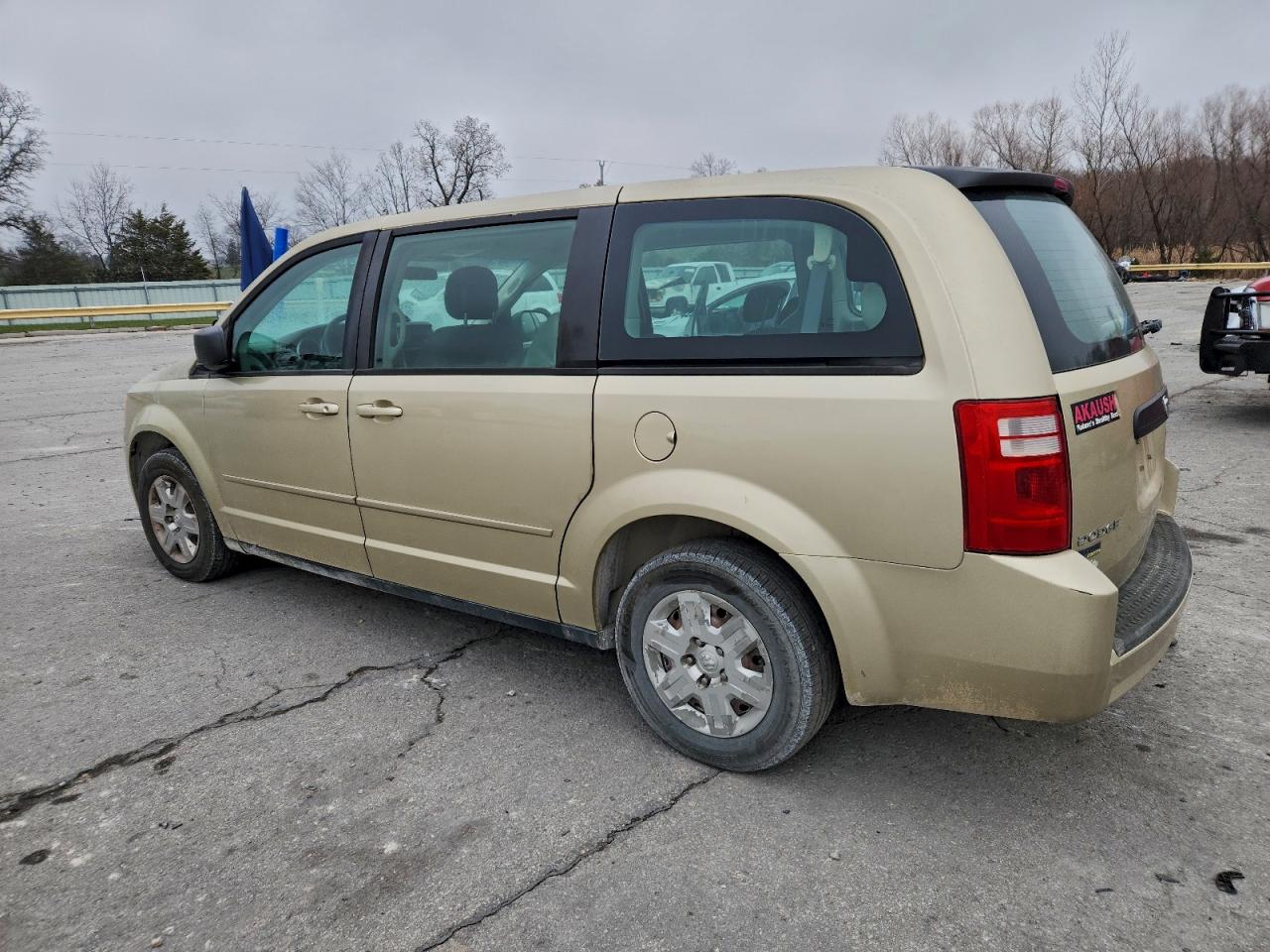 2010 DODGE GRAND CARAVAN SE photo 3