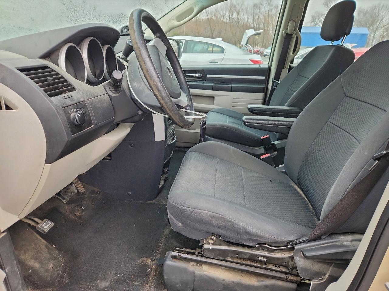2010 DODGE GRAND CARAVAN SE photo 13