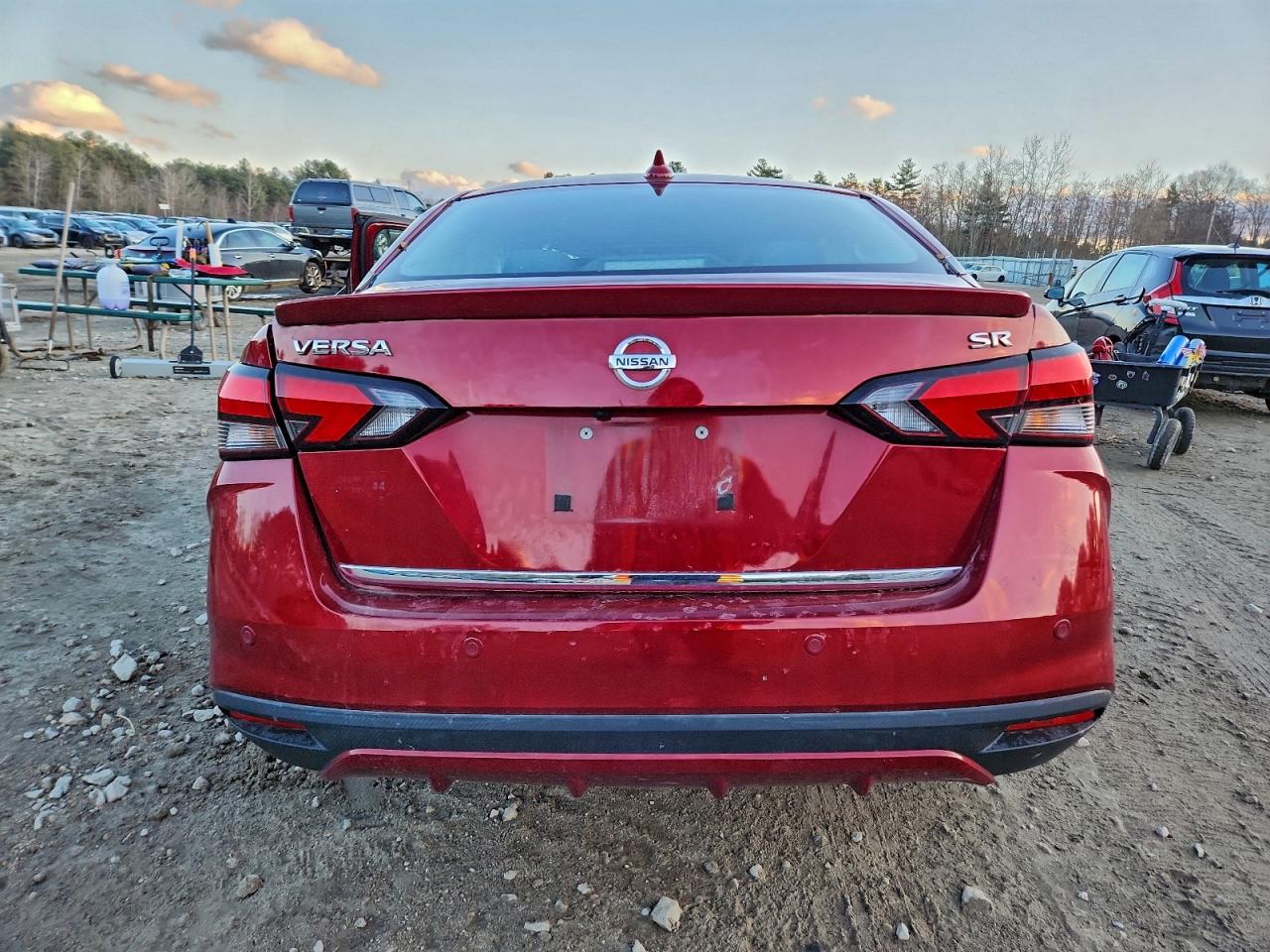 2020 NISSAN VERSA SR photo 6