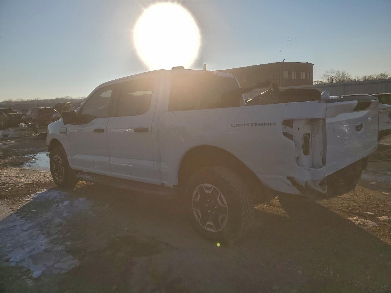 2022 FORD F150 LIGHTNING PRO photo 4
