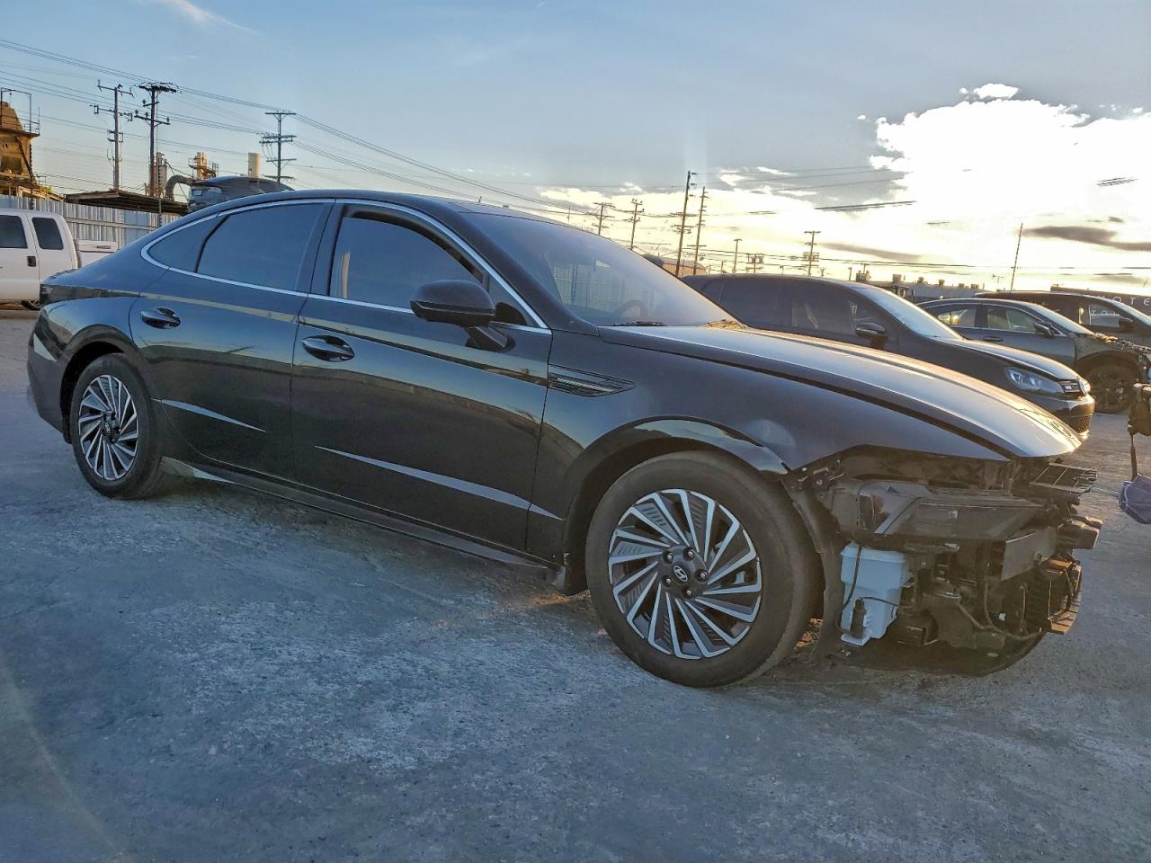 2024 HYUNDAI SONATA HYBRID photo 4