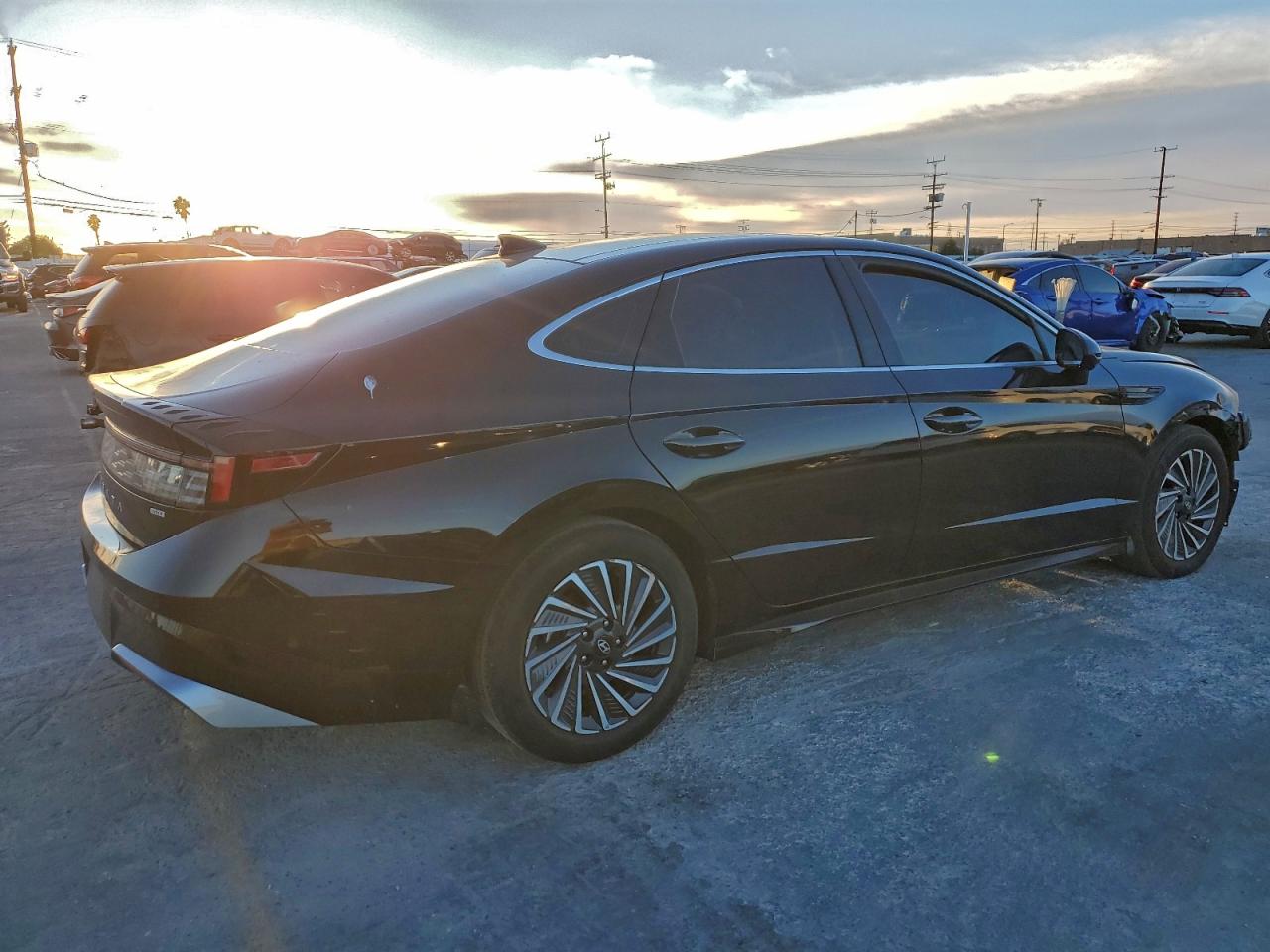 2024 HYUNDAI SONATA HYBRID photo 3