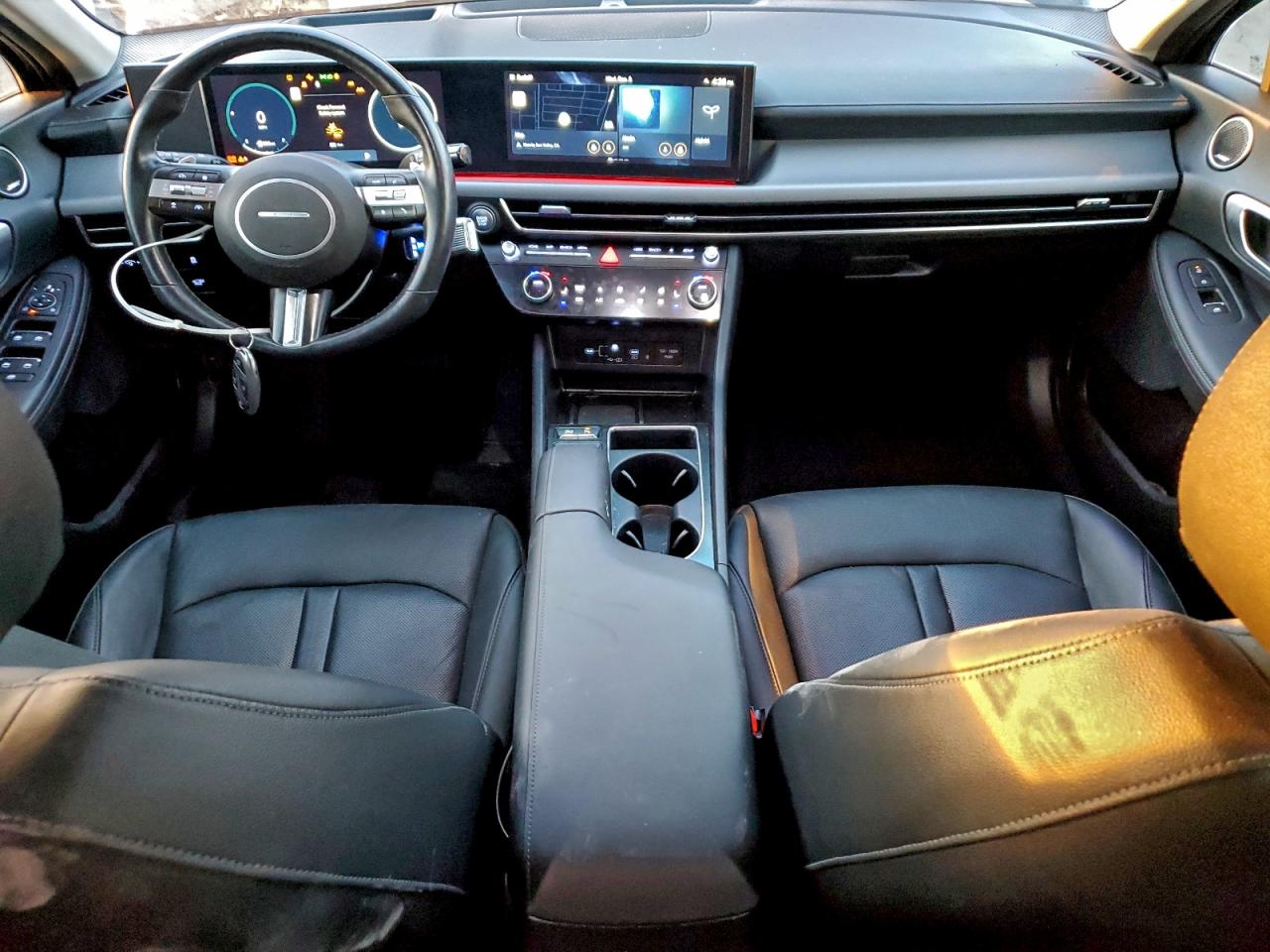 2024 HYUNDAI SONATA HYBRID photo 8