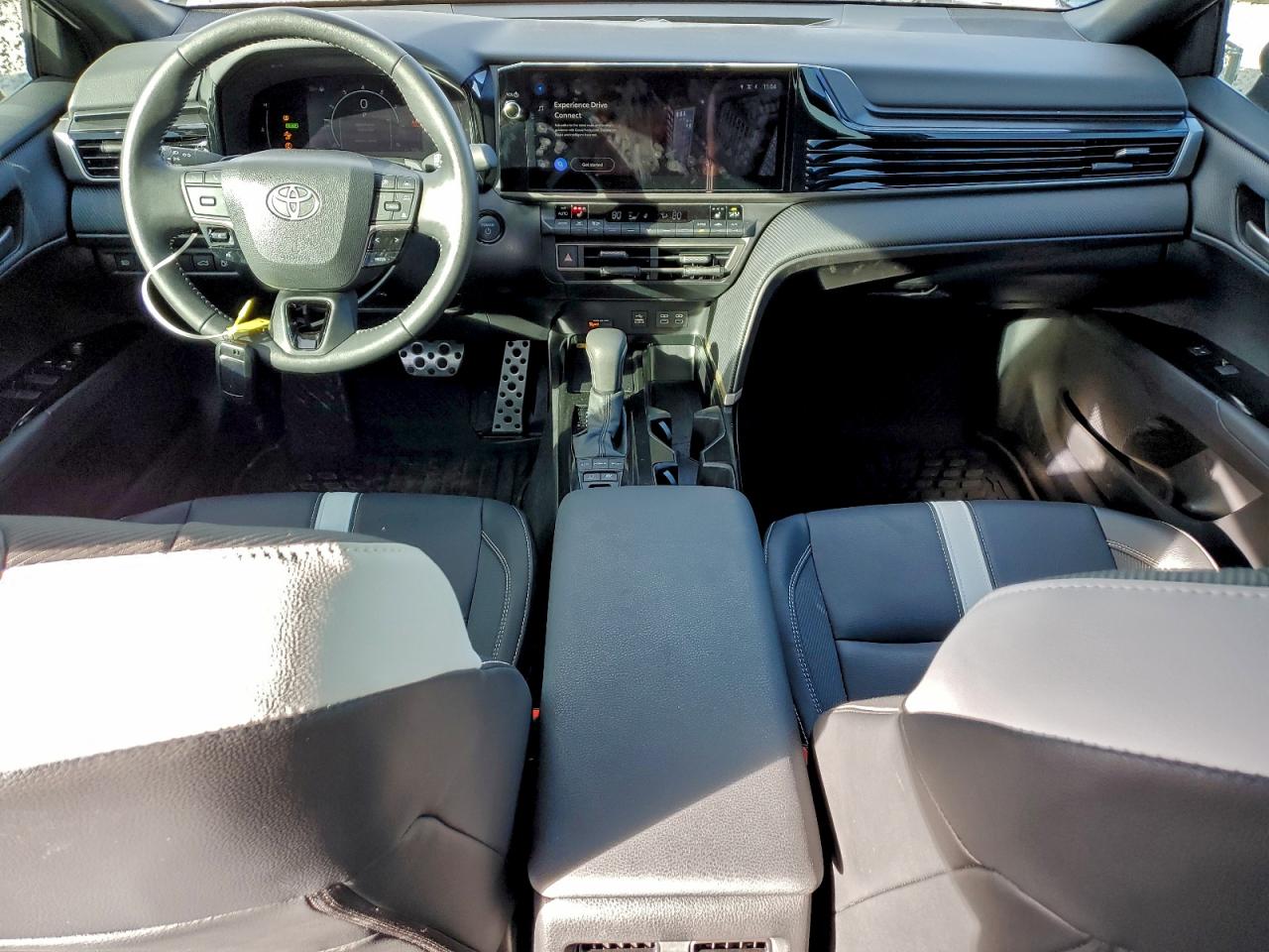 2025 TOYOTA CAMRY XSE photo 8