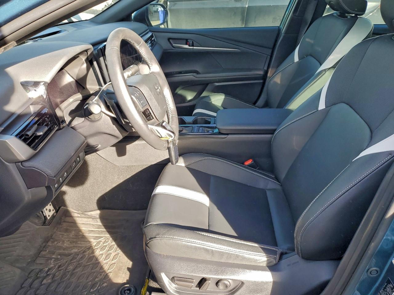 2025 TOYOTA CAMRY XSE photo 7