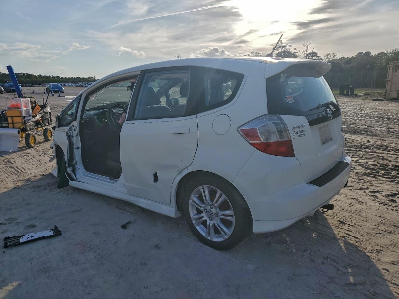 2011 HONDA FIT SPORT photo 3