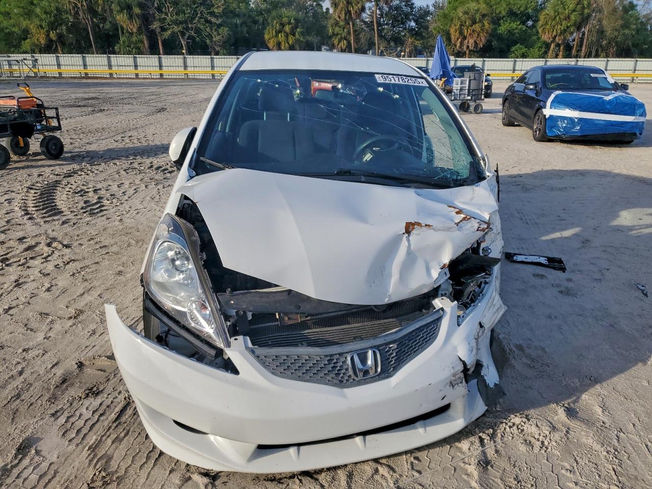 2011 HONDA FIT SPORT photo 9