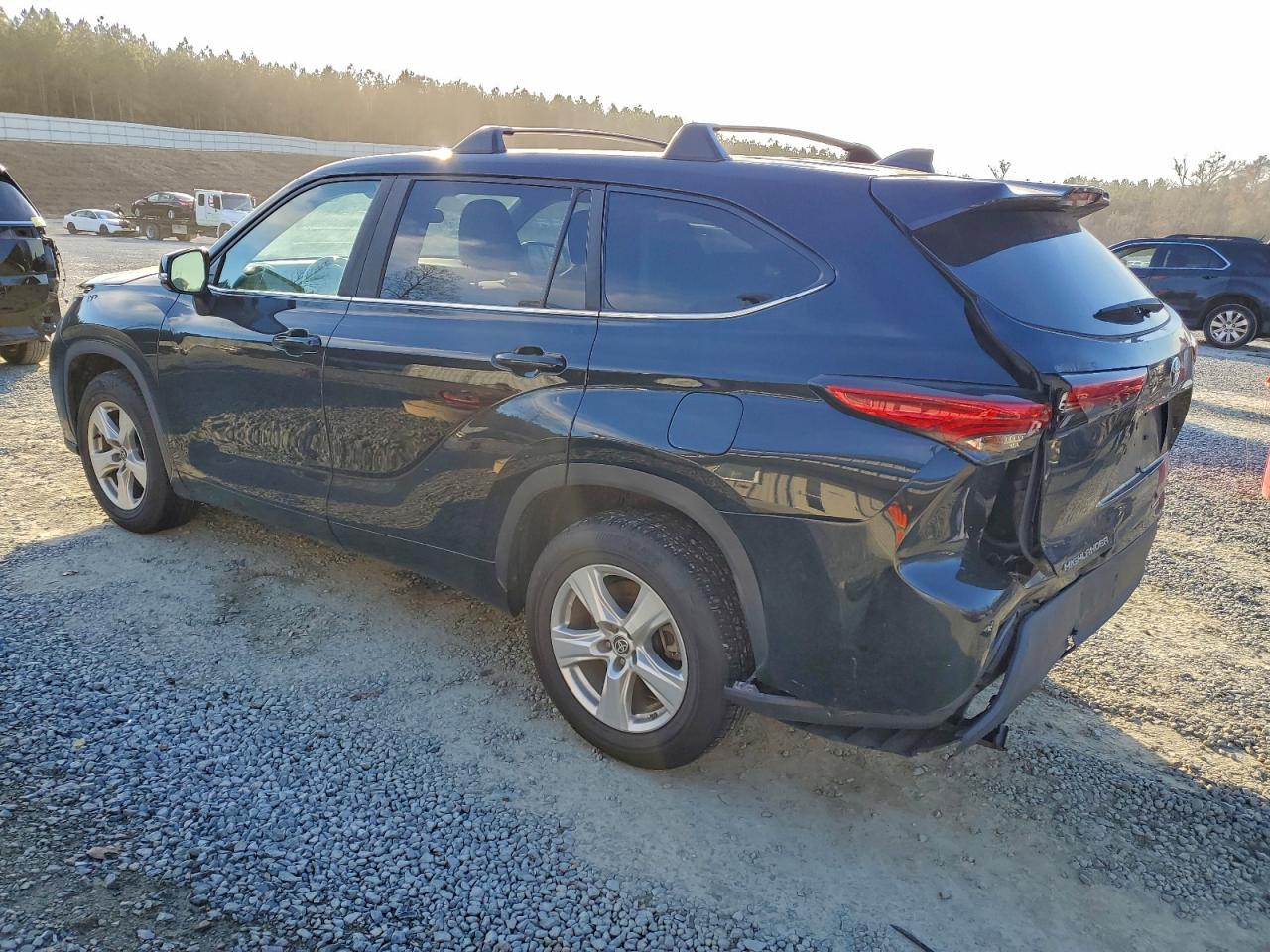 2023 TOYOTA HIGHLANDER L photo 3