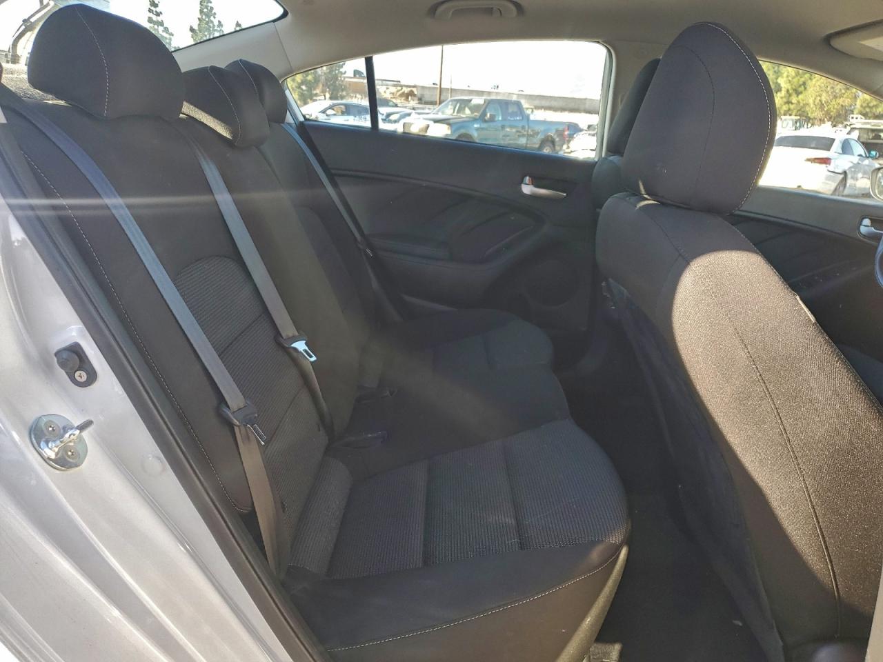 2018 KIA FORTE LX photo 28