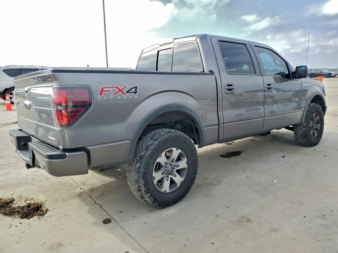 2013 FORD F150 SUPERCREW photo 3