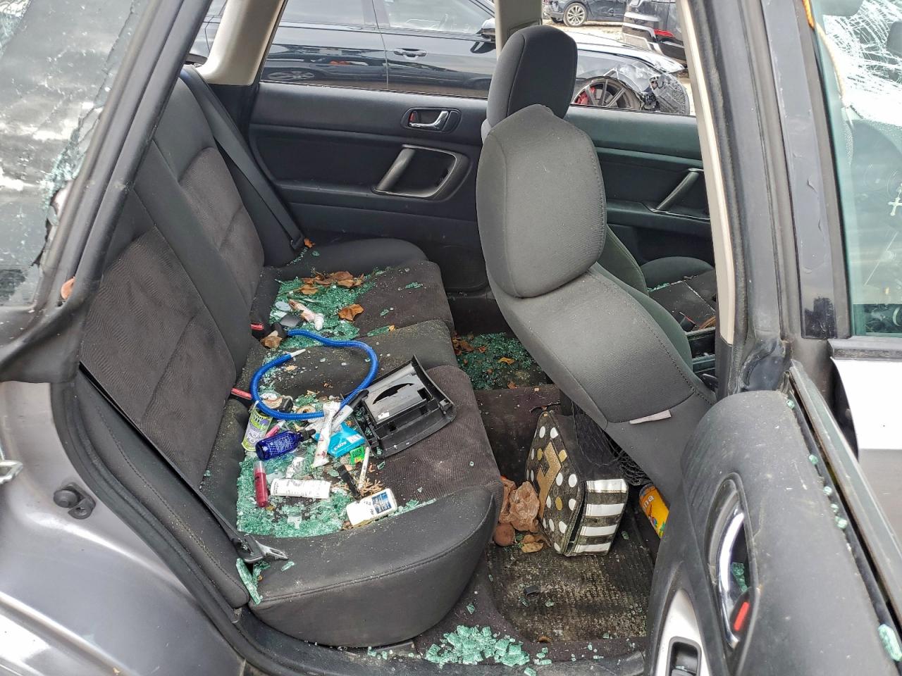 2009 SUBARU OUTBACK photo 11