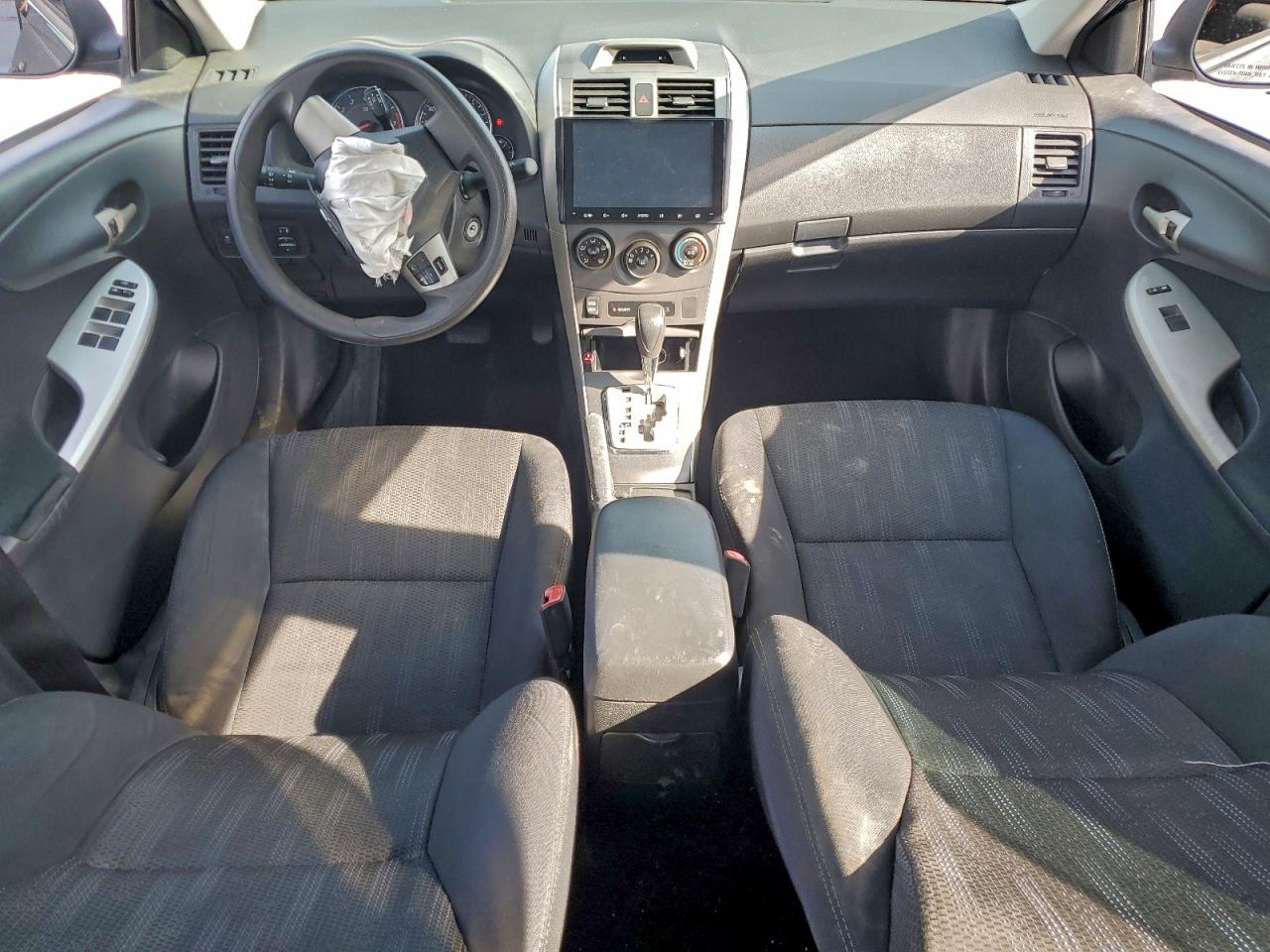 2013 TOYOTA COROLLA S photo 22