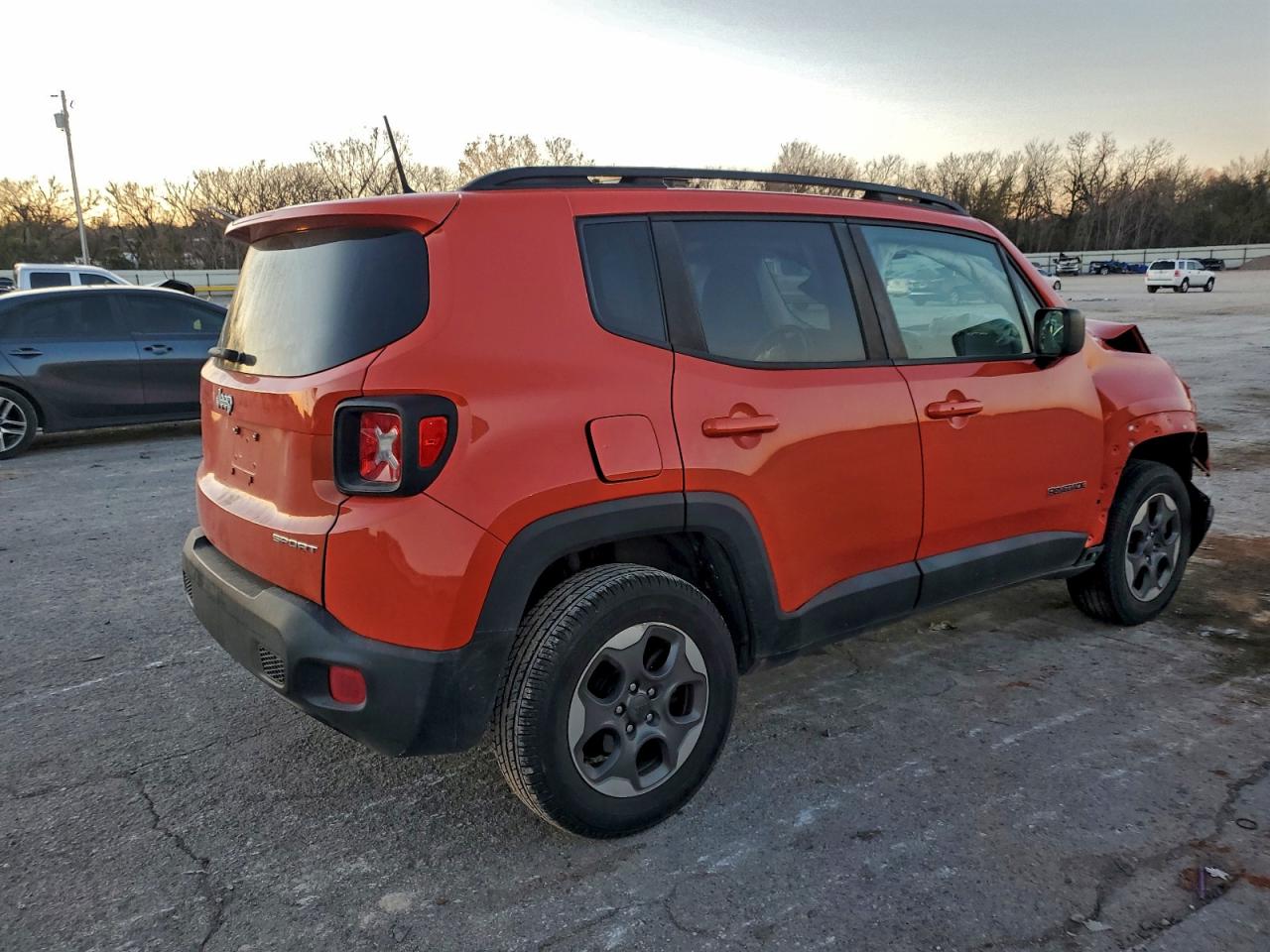 2017 JEEP RENEGADE SPORT photo 5
