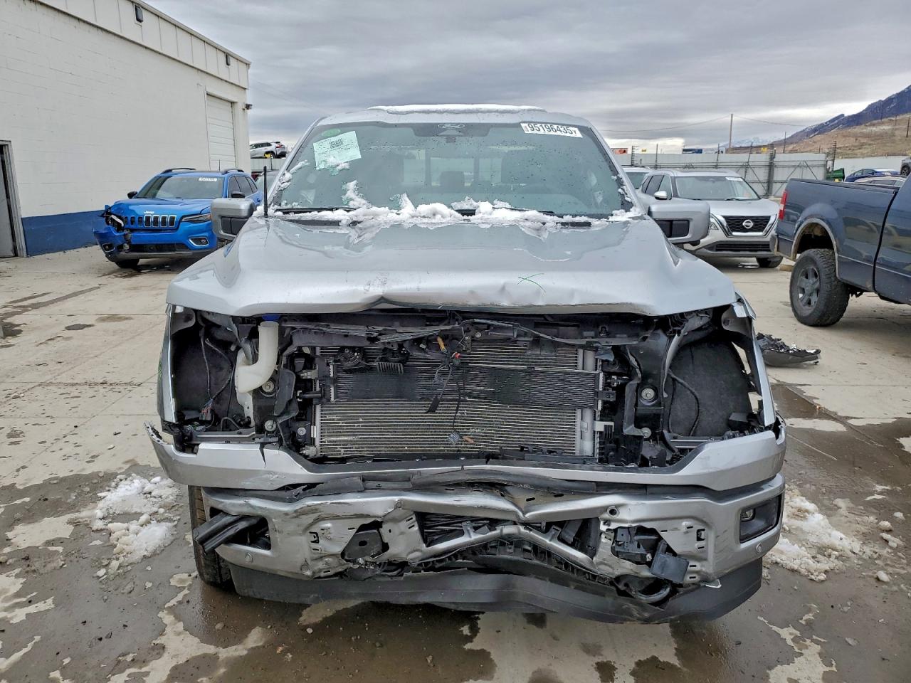 2025 FORD F150 LARIAT photo 9