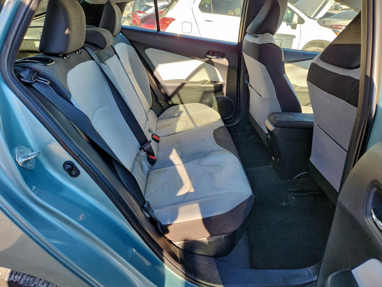 2016 TOYOTA PRIUS TWO photo 19