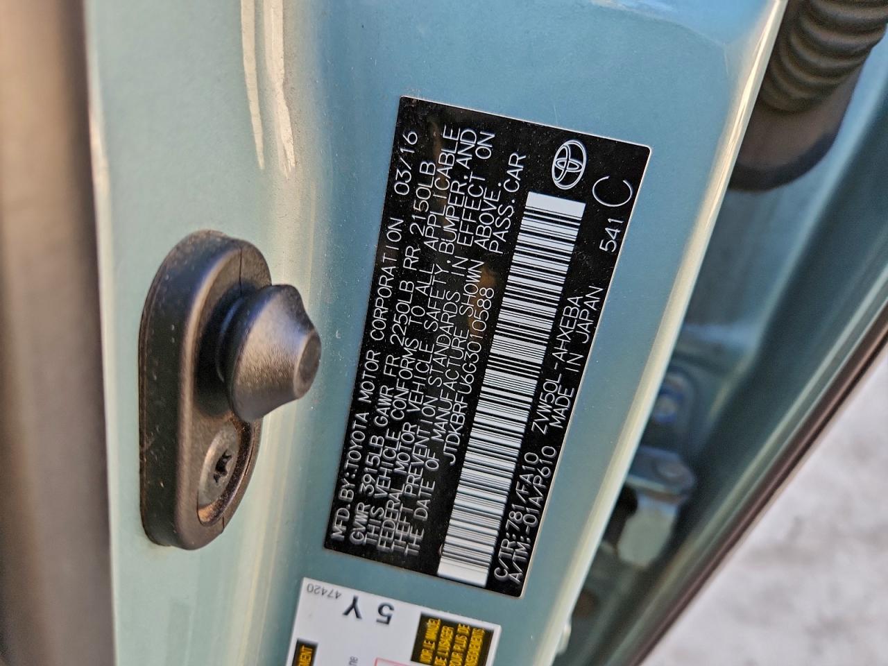 2016 TOYOTA PRIUS TWO photo 25