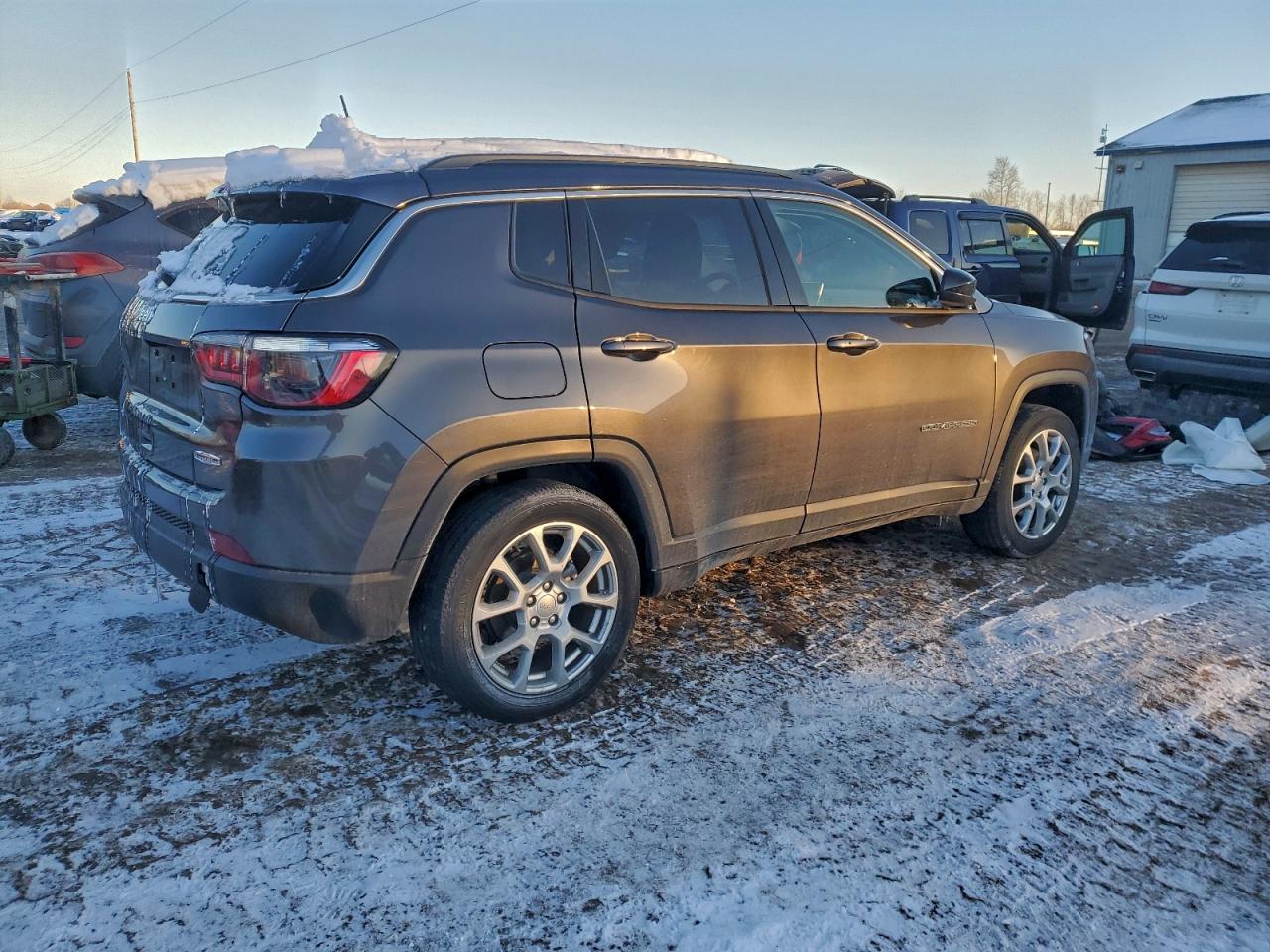 2022 JEEP COMPASS LATITUDE LUX photo 7
