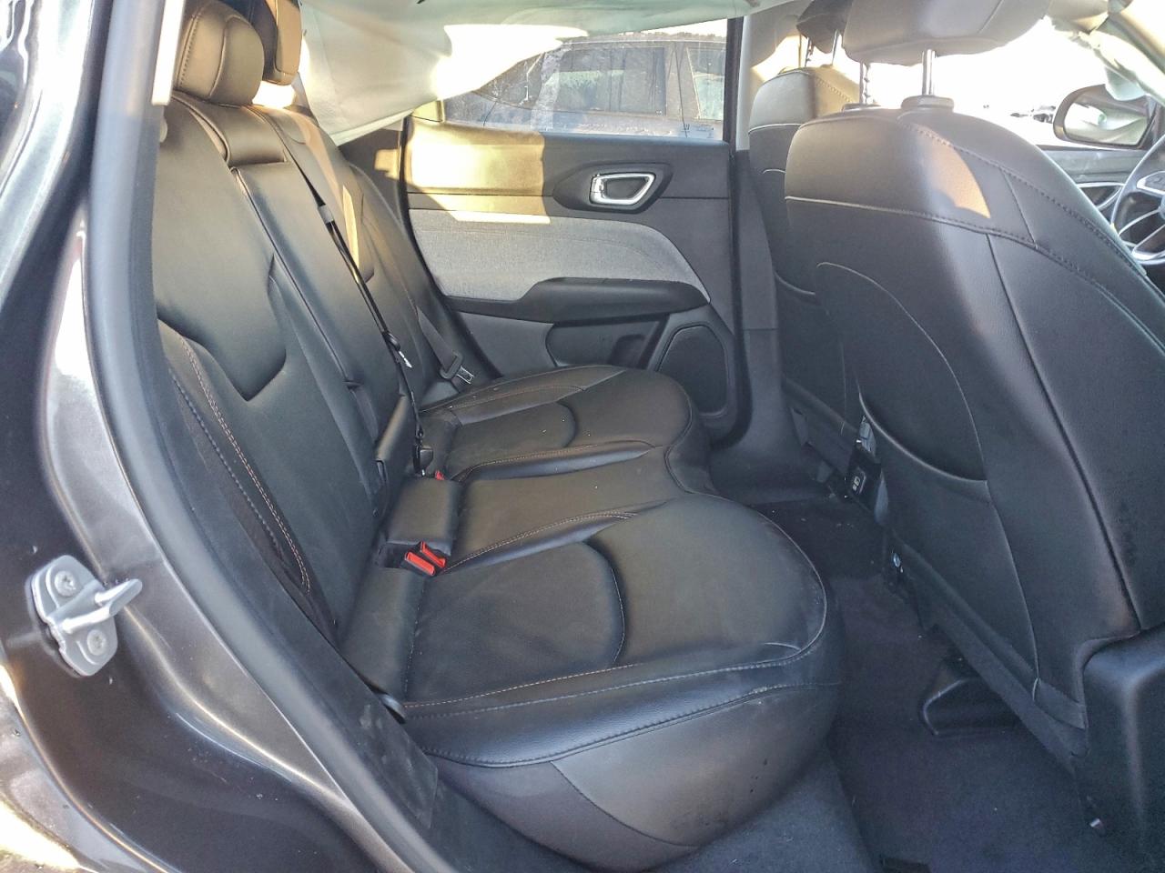2022 JEEP COMPASS LATITUDE LUX photo 31
