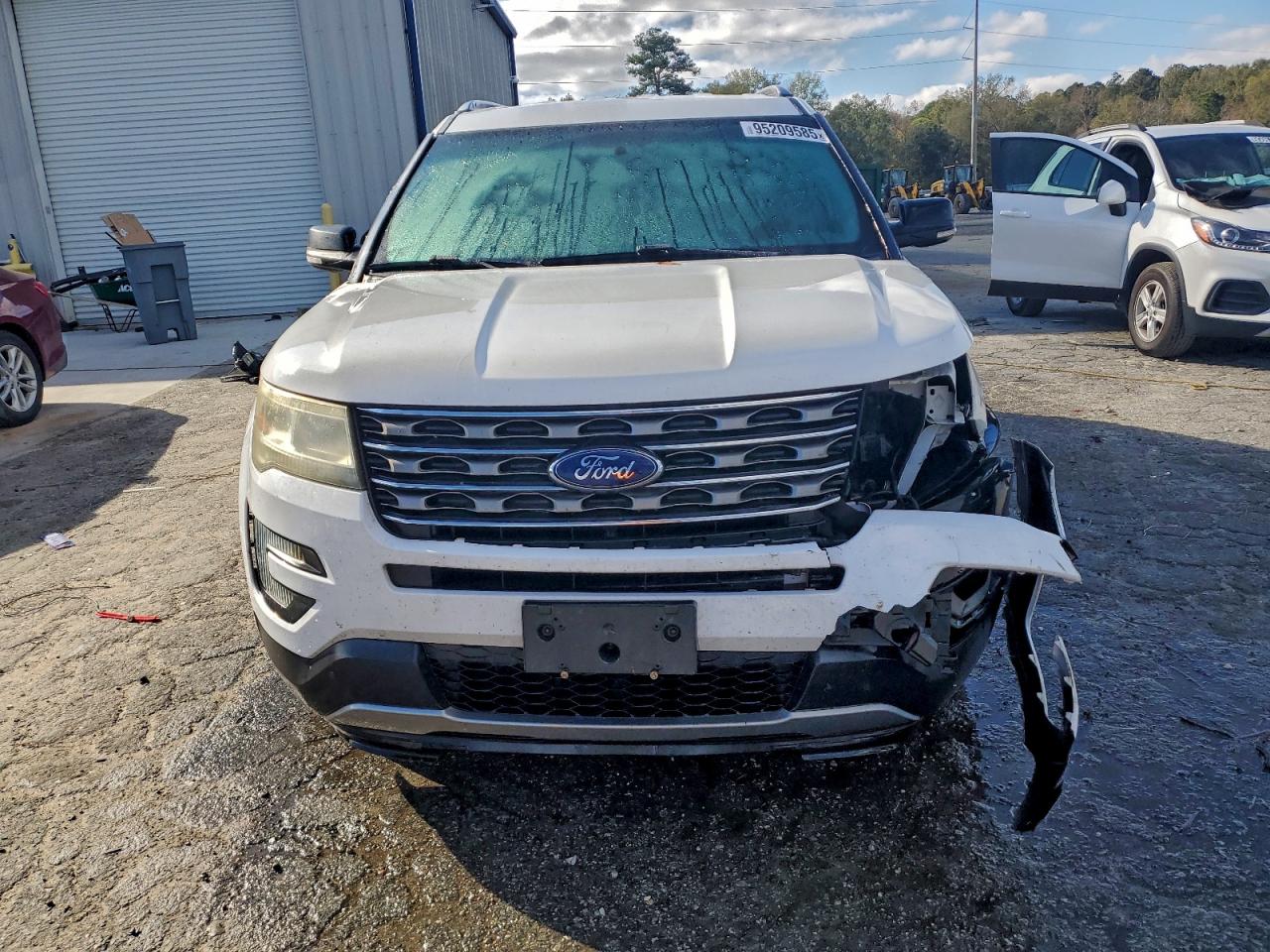 2016 FORD EXPLORER XLT photo 5