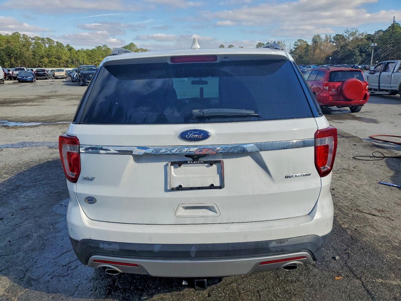 2016 FORD EXPLORER XLT photo 6