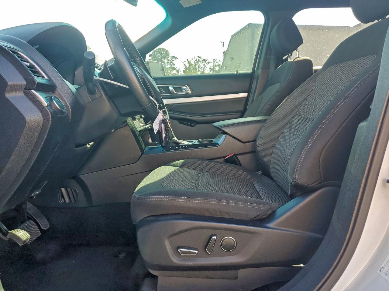 2016 FORD EXPLORER XLT photo 7