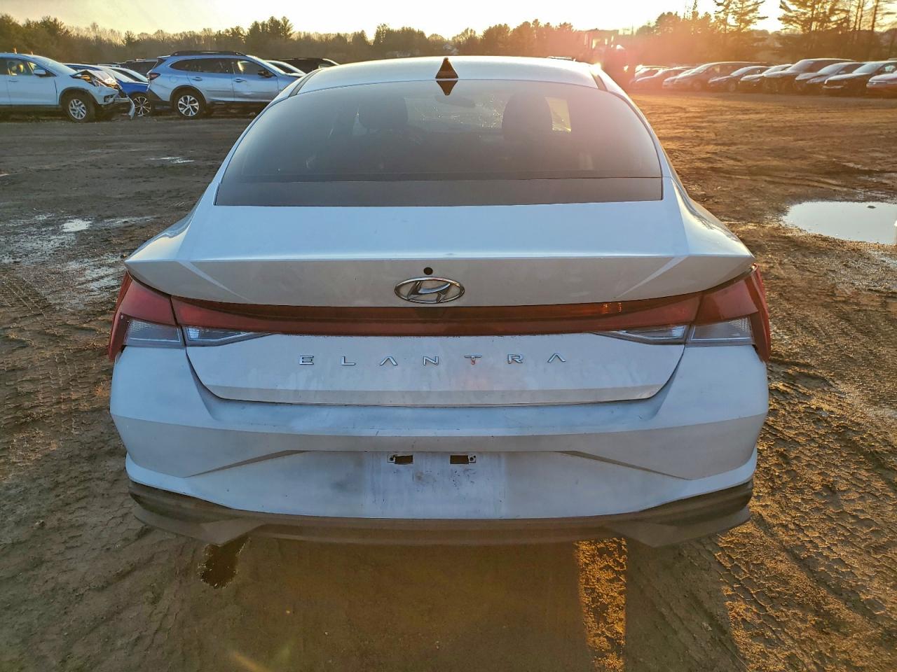 2021 HYUNDAI ELANTRA SEL photo 11