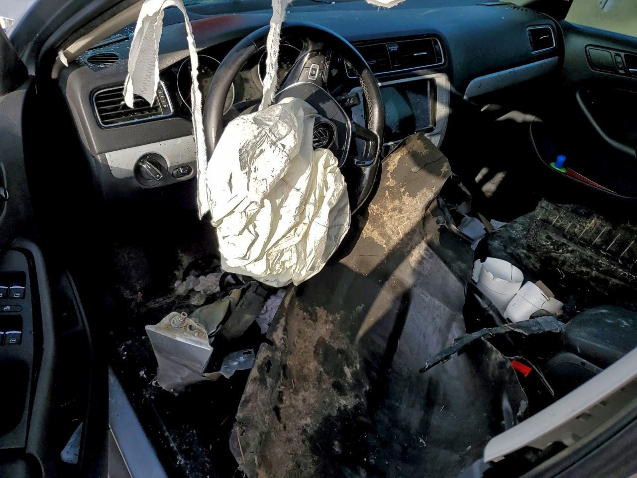 2015 VOLKSWAGEN JETTA TDI photo 22