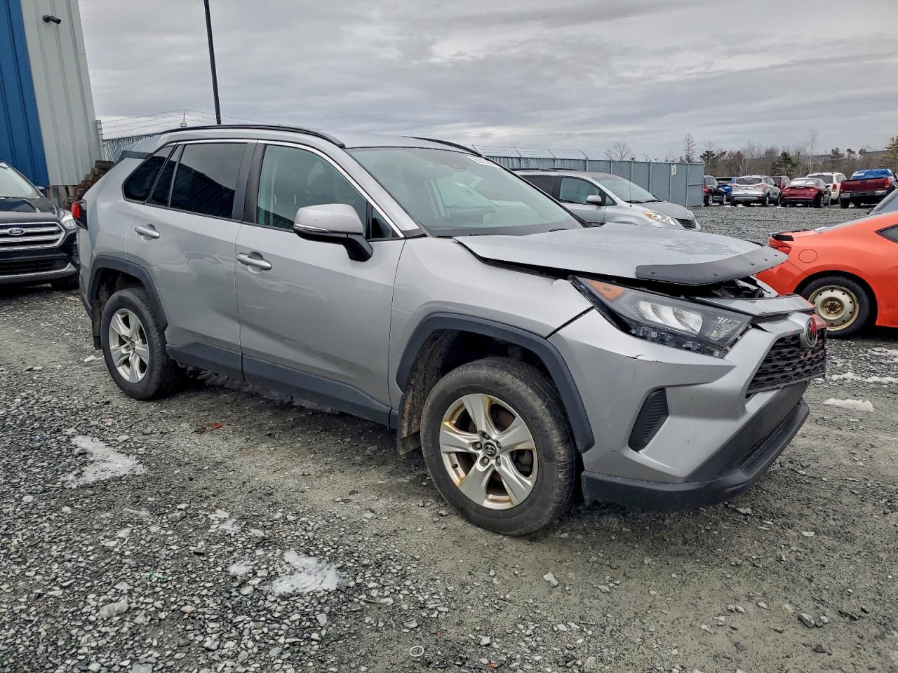2019 TOYOTA RAV4 LE photo 4