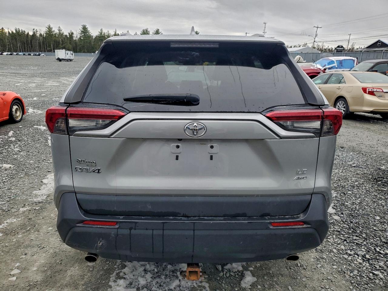 2019 TOYOTA RAV4 LE photo 6