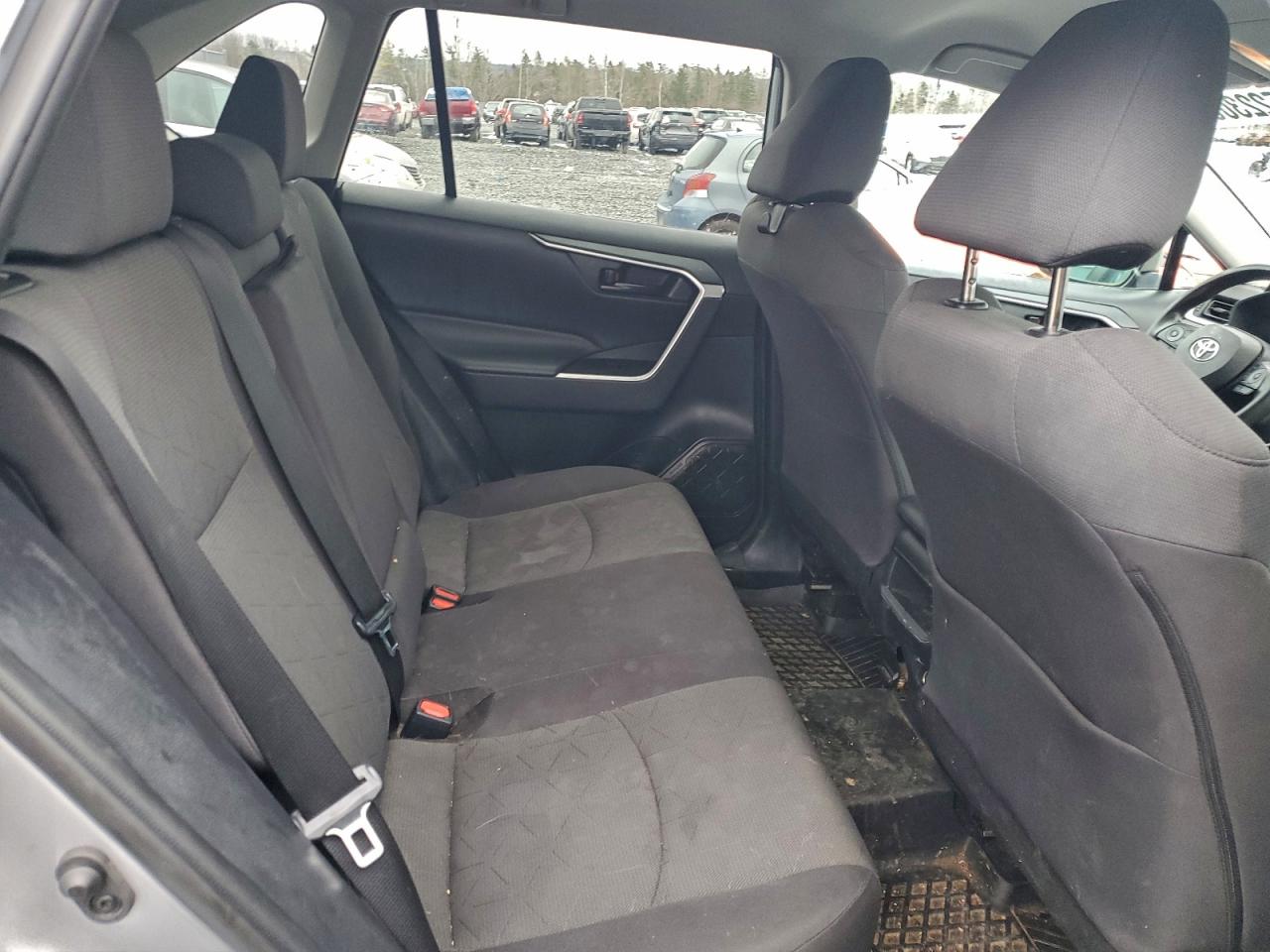 2019 TOYOTA RAV4 LE photo 11