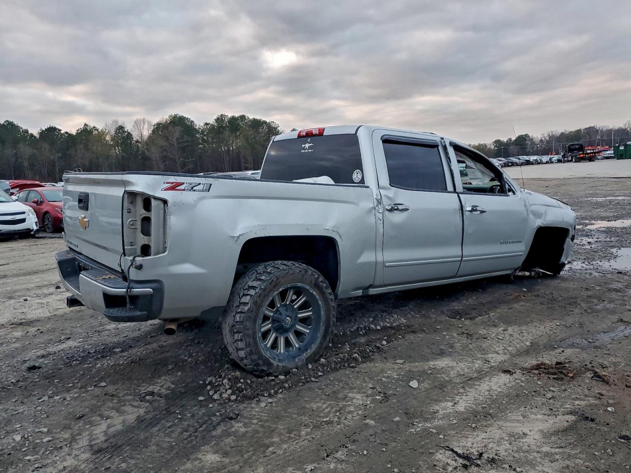 2018 CHEVROLET SILVERADO K1500 LT photo 3