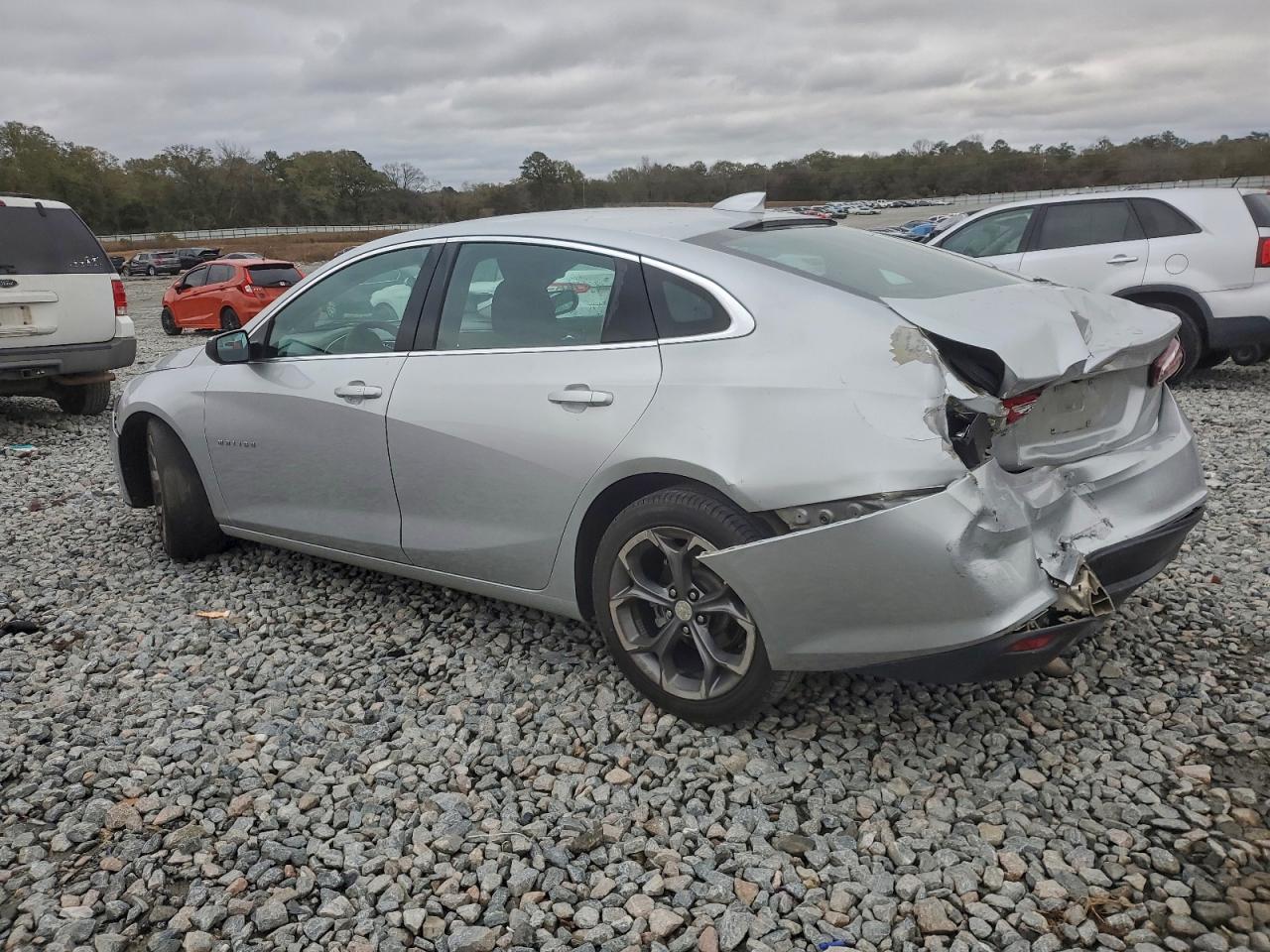 2021 CHEVROLET MALIBU LT photo 3