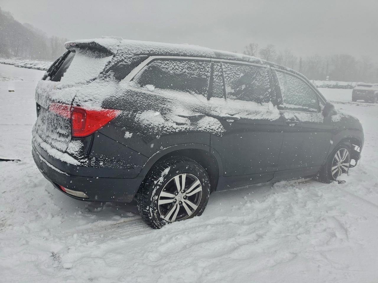 2016 HONDA PILOT EXL photo 3